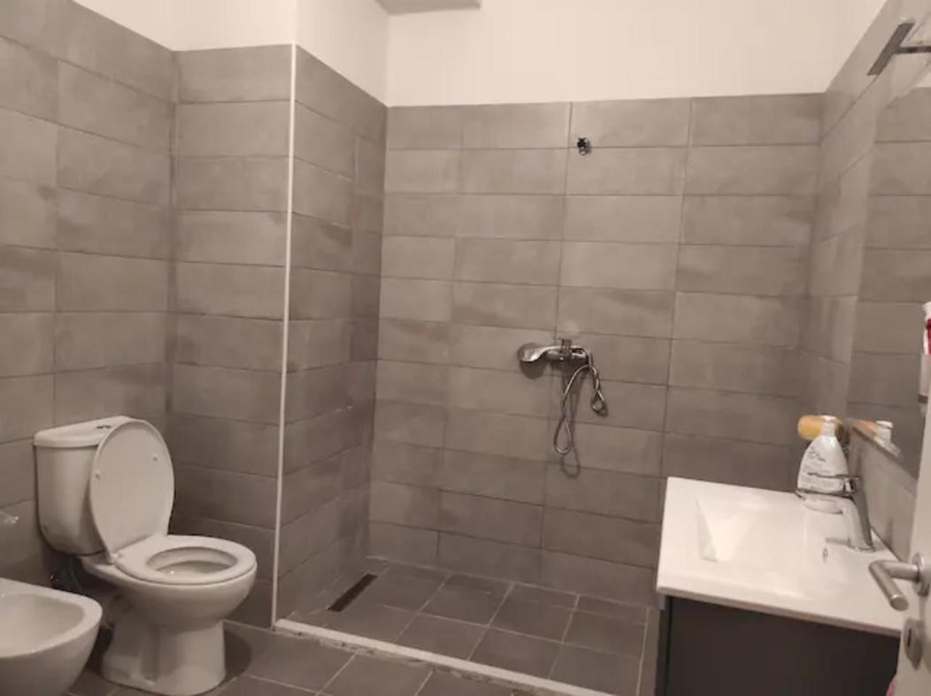 Modern Apartment In Tirana Eksteriør billede